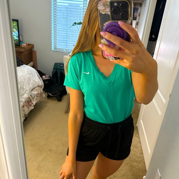 Nike workout T-Shirt. Wore it only a few times. Looks brand new. - Picture 5 of 5